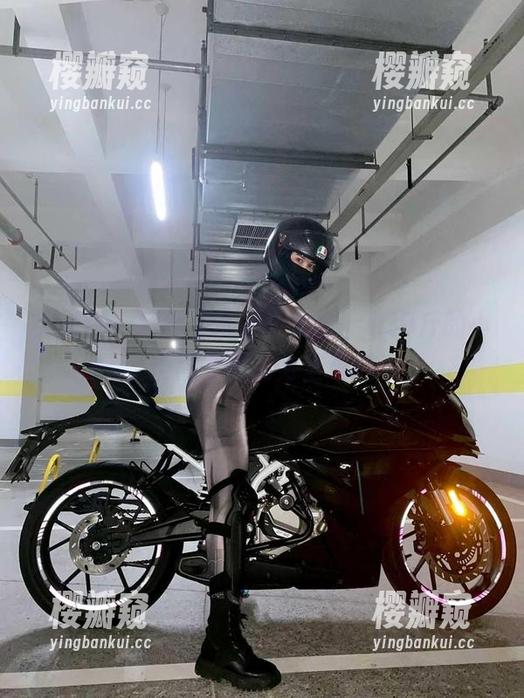 120斤的小王同学 微密圈 - 套图里的护士姐姐,120斤的小王同学的医务室奇遇