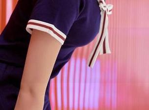 AISS爱丝(黄金版) – 高清连身袜，欣阳，你这手艺让人不想移开视线啊。
