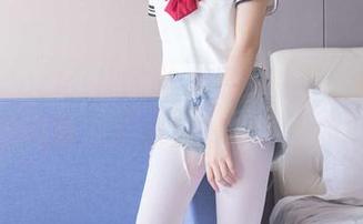BoBoSocks袜啵啵 – 原图来了，稚予的白丝油亮得几乎能反射我脸上的震惊。
