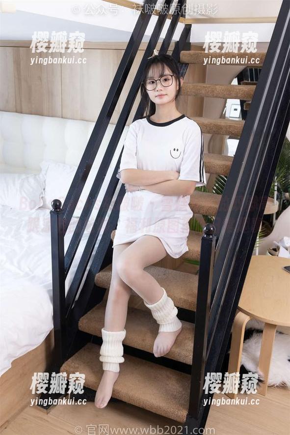 BoBoSocks袜啵啵-雪糕 BoBoSocks袜啵啵 - 雪糕与她的双脚高跟凉鞋的尬聊,福利原图再现日常趣事