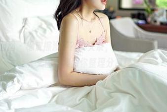Feilin嗲囡囡 – 橡皮擦没了？没关系，Celina青妍眼镜撑场！美图合集为你整理分享！