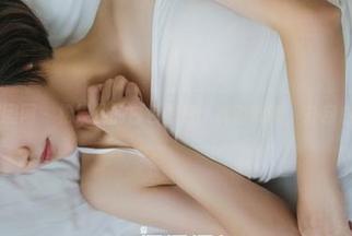 GIRLT果团网 – 松果儿的白色图包：此时此刻，扑向白色幻想！