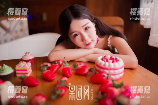 GIRLT果团网-黄歆苑 GIRLT果团网 - 看着黄歆苑的高清照片,只想说,白衬衫应该改名叫“致命武器”了。