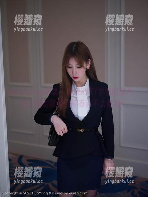 HuaYang花漾-宋KiKi HuaYang花漾 - 看宋KiKi学姐的照片,早上喝咖啡都觉得有点不太够劲!