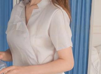 在线欣赏喵糖映画，秋野的那片黄叶真让人想沉迷。