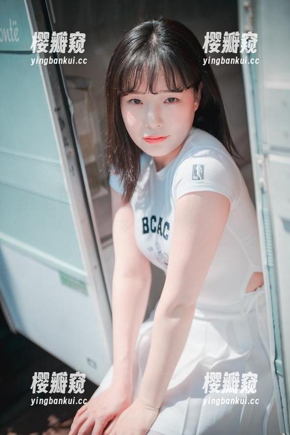 当红色碰上噩梦，Pia(피아)的写真全套到底有多“刺激”？