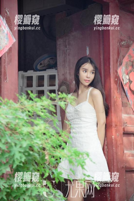 UGirls尤果网-杜小雨 UGirls尤果网 - 偷瞄杜小雨的私房作品,裤子里的丝线没说完的故事。