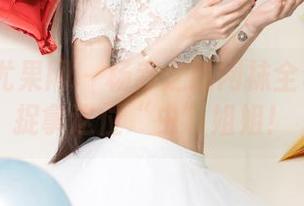 UGirls尤果网 – 杨乔之的网袜全套泄露：捉拿这位“虫”姐姐！