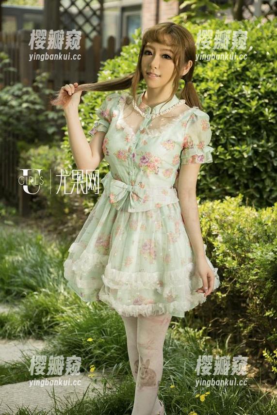 UGirls尤果网 - 向绮里嘉看齐：职业装也能撩人，这图库太有料了！