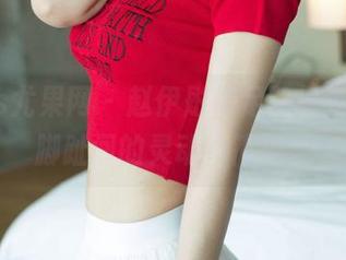 UGirls尤果网 – 赵伊彤裸足的最新图册，脚趾间的灵动不简单。