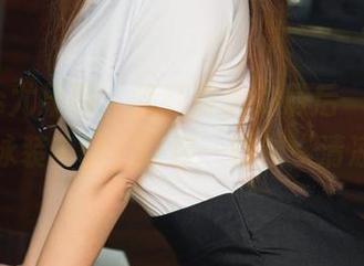 UGirls尤果网 – 疯狂夏季的最后一击，金子熙泳装套图，让你一秒钟“清凉”。