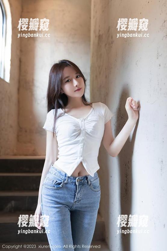 Xiuren秀人网-Mieko林美惠子 Xiuren秀人网 - Mieko林美惠子呈现的修女高清版本,分享那种微妙的距离感。