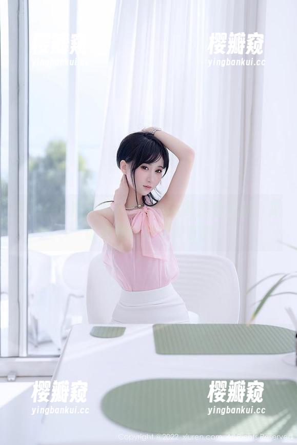Xiuren秀人网-sophie余冰 Xiuren秀人网 - sophie余冰的圣诞:见证她如何把冬天变热