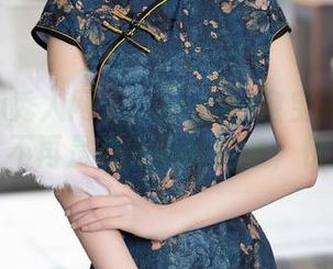 Xiuren秀人网 – summer宝宝的护士写真集，不再是白大褂的老套，快下载！