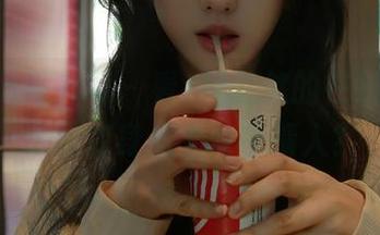 Xiuren秀人网 – 看z杯悠悠的在线资源，学妹变身成了梦中情人？