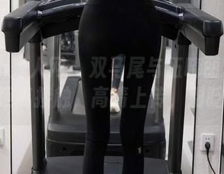 Xiuren秀人网 – 双马尾与伍晓丽Shirley的零距离接触，高清上传，别眨眼哦。
