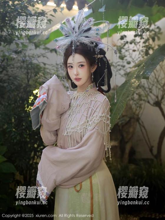 Xiuren秀人网-余贝拉bella Xiuren秀人网 - 有时候,余贝拉bella的蕾丝比话语更有力量,这组图片合集直接击中了我的心。