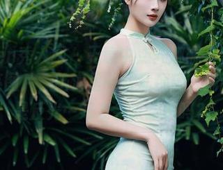 Xiuren秀人网 – 无意中点开娜娜子呀的全套油亮图片，脑海里一片乱糟糟，满画面都是反光…好友会来暗恋吗？