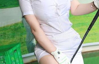 Xiuren秀人网 – 小兔纯纯的泳池写真集，能说这是我清凉一夏的必备下载吗？