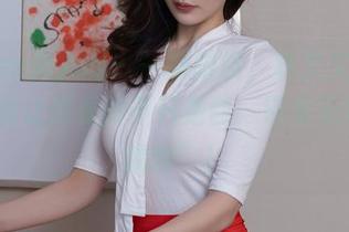 Xiuren秀人网 – 一副眼镜，林文文yooki的图包让你看得不只是脸，还有无数的“哦哟”！