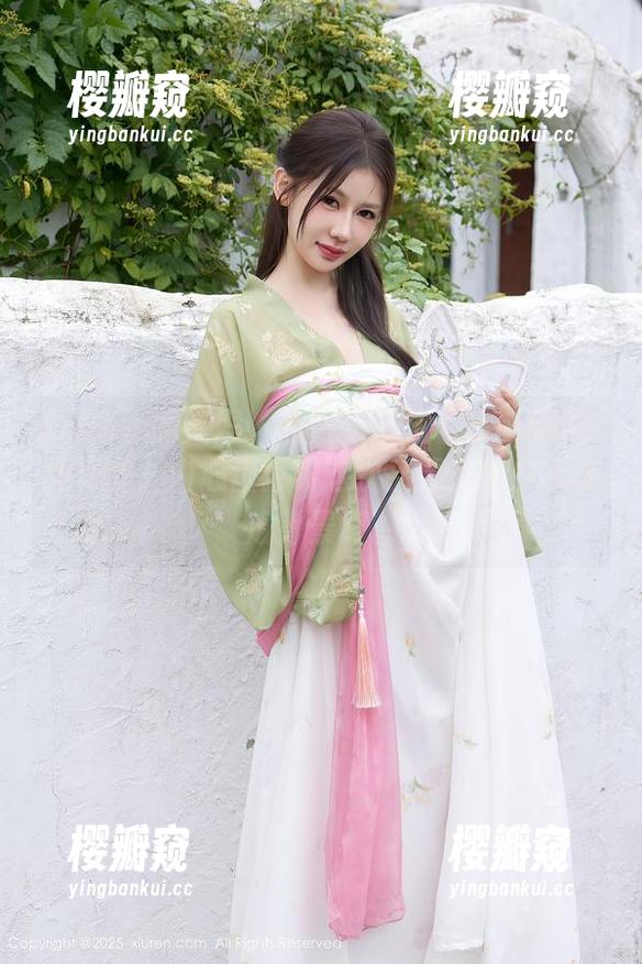 Xiuren秀人网-涵涵Luna Xiuren秀人网 - 在线浏览涵涵Luna的户外写真,内心盘算着这次又要让多少人变成背景板。