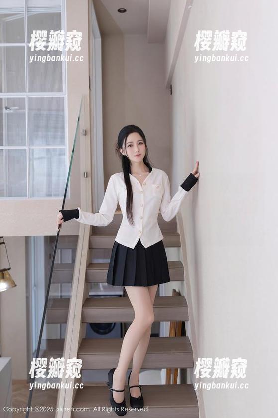 Xiuren秀人网-软软子 Xiuren秀人网 - 花园里的沉默:软软子图集里的美女,让人心中涌起一种难以言喻的情节。