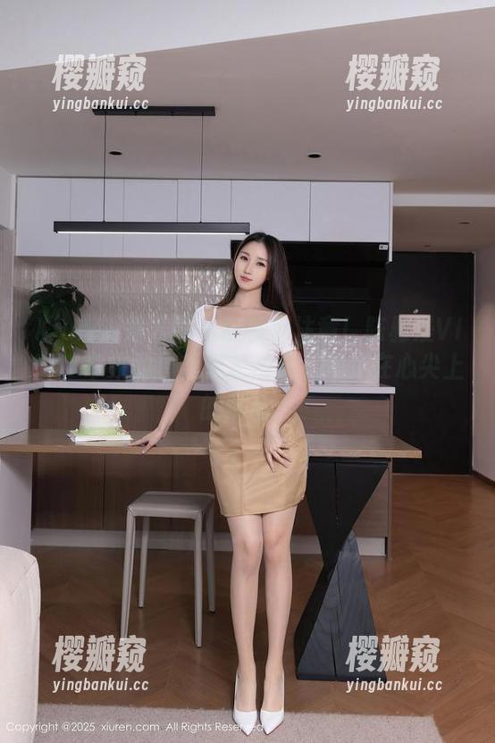 Xiuren秀人网-陈雅漫VICKY Xiuren秀人网 - 粉丝们注意!陈雅漫VICKY带来的白丝最新合集,漫步在心尖上的跳动。