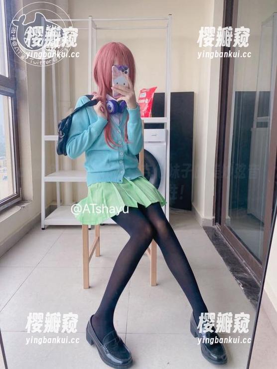at鲨鱼 at鲨鱼的福利作品:吉他妹子的美妙弦音,一听就想留住!
