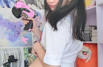 图包里“nagisa魔物喵”的职业装，考究得让人嘴角上扬，工作都显得不那么严肃了。
