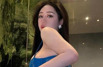 微密圈 – 不爱笑的赛琳展现的夏日欢愉，记得下载，仔细品味！