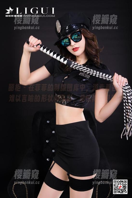 丽柜-菲菲 丽柜 - 在菲菲的制服图库中,游走着各种难以言喻的形状和色彩,是惊艳还是陌生呢?