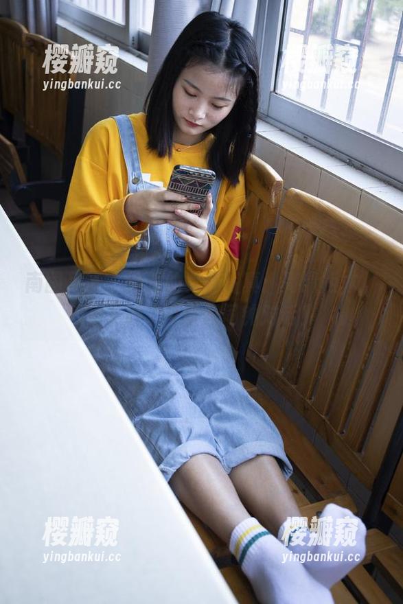 南国足艺-静儿 南国足艺 - 静儿的女仆写真:高清版本,你下载了可以跟闹钟对话!