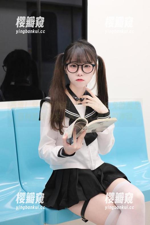 可可小白兔 高清!壁纸印象派!看可可小白兔的美足,有种想在沙发上秀出自己落脚的冲动。