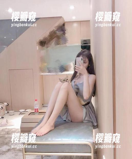 啾小妍Deer 啾小妍Deer校服美图:合集中的乐趣,分不清是怀旧还是欣赏