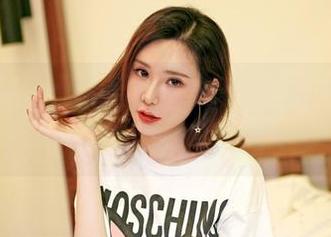 嗲囡囡 – 夏天的雪人？王婉悠Queen带你看私房圣诞美图
