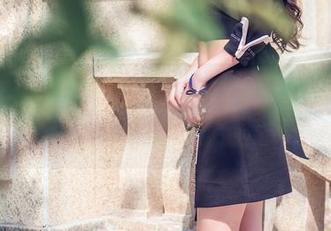 头条女神 – 精选一波，余心曼的黑丝制服，居然让我开始在脑海里幻想。