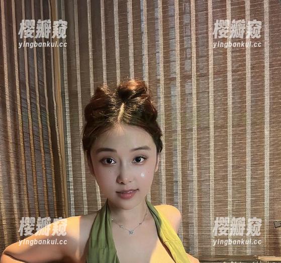 奶雯 微密圈 - 哈,奶雯姐姐又放出新图包,这吸引力真让我琢磨不透。