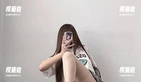婉柔yyyy 微密圈 - 眼镜有了婉柔yyyy的加持,不喷都难,当她在镜头前闪亮,分享她的写真吧!
