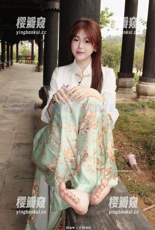 小众视觉-敏儿 小众视觉 - 在线等!敏儿的新美图油亮得你咋不上天?!