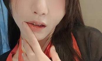 微密圈 – 看！小玉吃果冻的最新写真集足球宝贝，既会踢球，又会撩，太让人无从抵挡了。