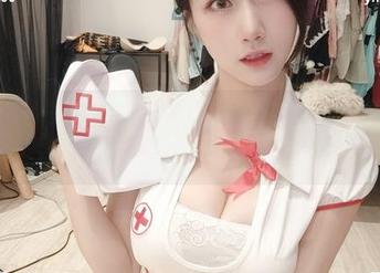 微密圈 – 小玉吃果冻撒出的“姐姐”合集…这些姿态，值得反复咀嚼。