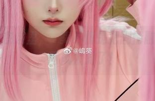原图放在这里，嶋葵不愧是把剧情融入cos，画风太对了！