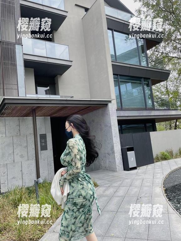 左公子666 微密圈 - 左公子666的泳装秀,免费窗外风景下载中