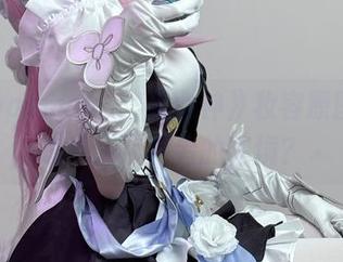 幼爱youmeko：《女神》妆容原图，难道这是召唤者的秘境？