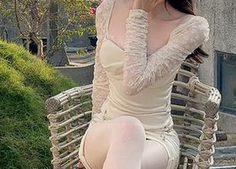 微密圈 – 穿着高跟鞋的徐莉芝Booty——私房女秘书合集，男同事们都目不转睛啦！