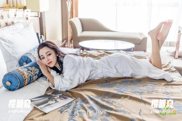 推女神-梁莹Sugar 推女神 - 梁莹Sugar的修女造型,高级感的高清图包随你拿!