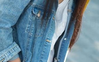 推女郎 – 新鲜出炉的Lina女友套图，坑不坑我就不多说!