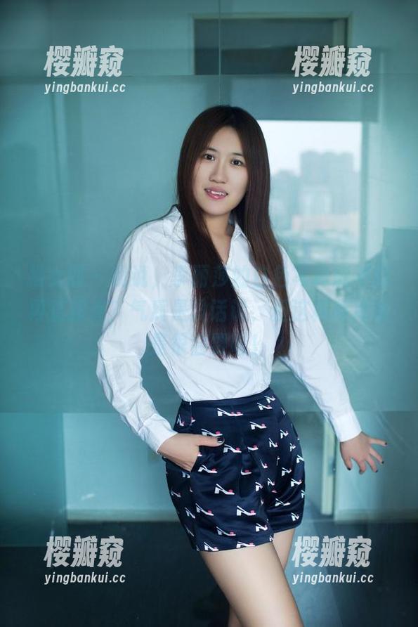 推女郎 - 我说，李丽莎的白色写真能不能再直接点？气质是没话说，但这样高冷也是很会耍呢！