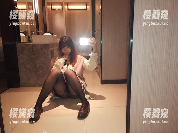 无颜小天使wy 免费写真直击,黑猫和无颜小天使wy,随便一张都像直播现场的即兴表演。