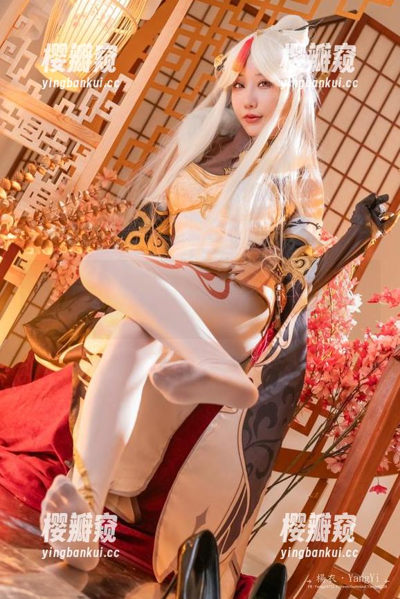 杨衣yangyi 听说杨衣yangyi的柴郡美图画风不一样,下载过的举个手!